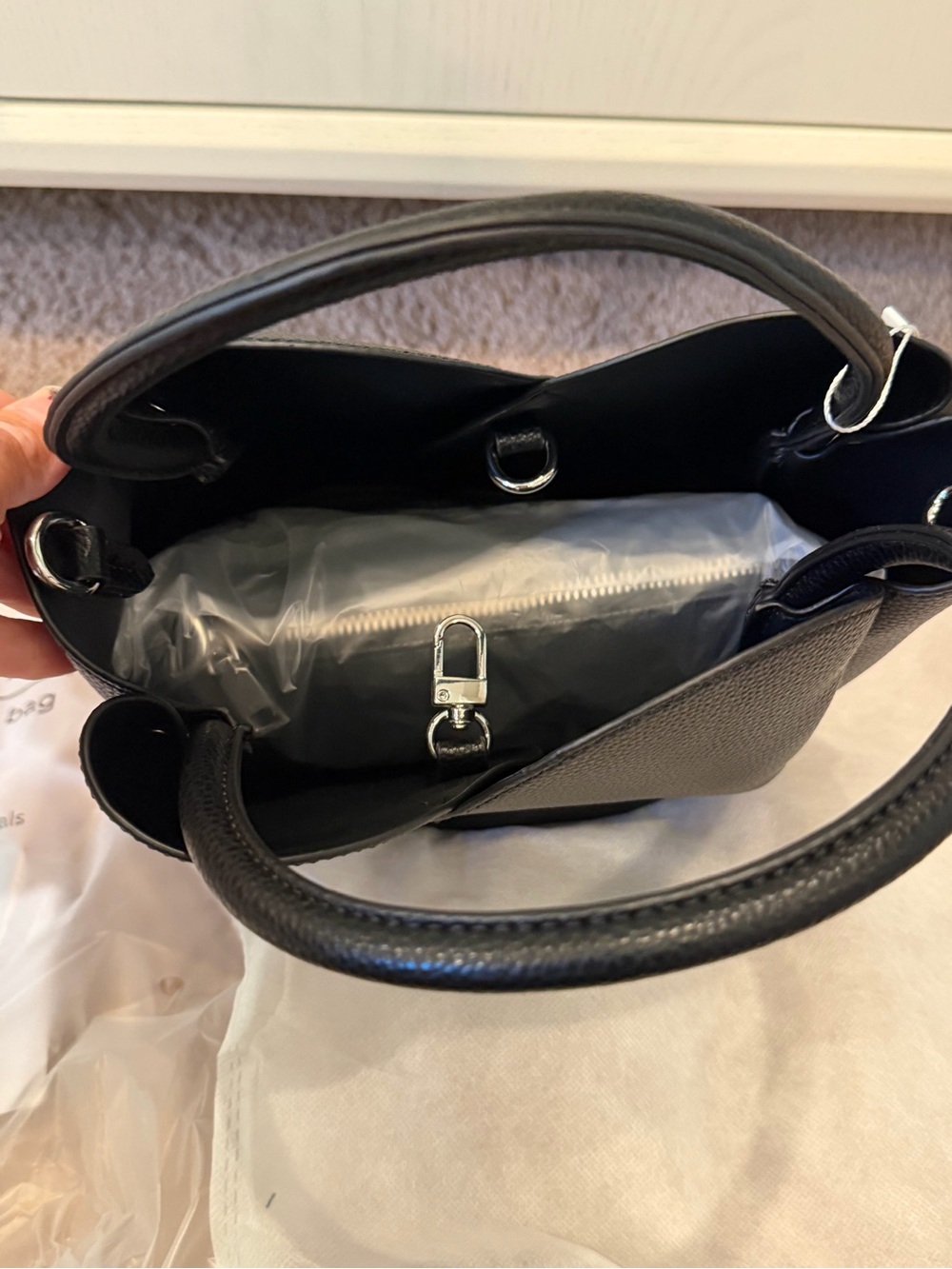 NWT new melie bianco Anthropologie tulip handle crossbody tote bag + Pouch black - Picture 6 of 15